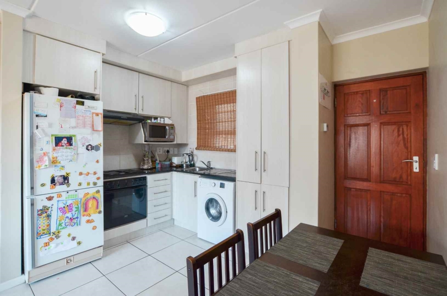 To Let 2 Bedroom Property for Rent in Burgundy Estate Western Cape